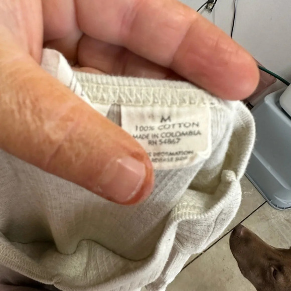 Structure Ribbed V Neck Tee Shirt - Picture 3 of 7